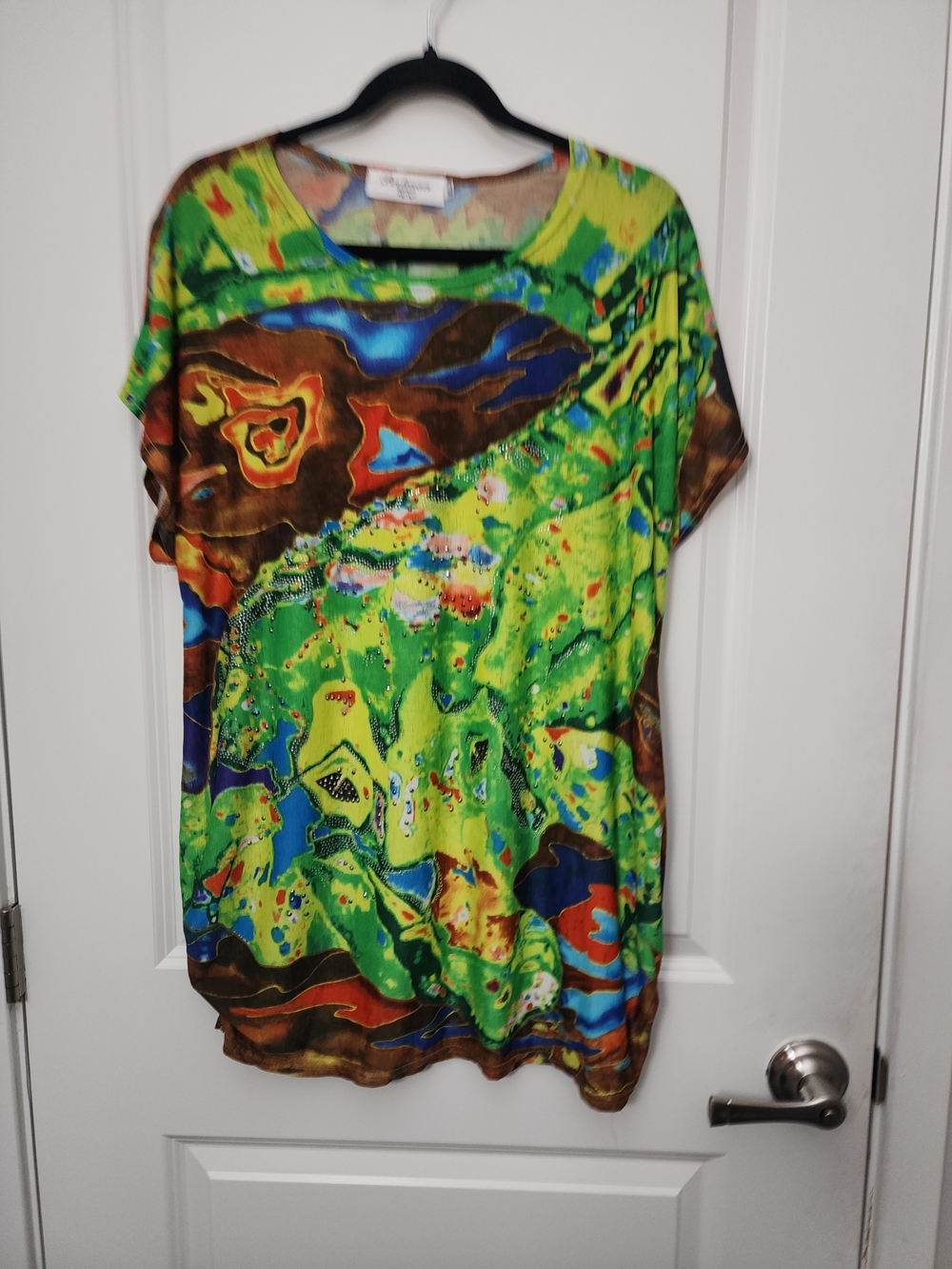 5/$30 Bright Abstract Print Short Sleeve Tunic - Green Multi - Picture 2 of 4